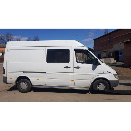 Бокові пороги Premium (2 шт., нерж.) Середня база, d60 для Mercedes Sprinter W901-905 1995-2006 рр