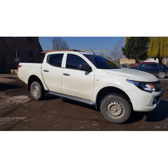 Бокові пороги Premium (2 шт., нерж.) Ø60 для Mitsubishi L200 2015-2024 рр