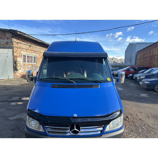 Козирьок на лобове скло (чорний глянець, 5мм) для Mercedes Sprinter W901-905 1995-2006 рр