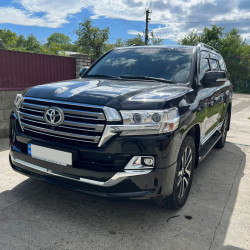 Комплект обвісів 2016-2024 (Executive 2019) Білий колір для Toyota Land Cruiser 200