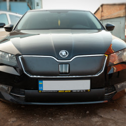 Зимова накладка на решітку (верхня) Матова для Skoda Superb 2016-2024 рр