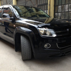 Накладка на передній бампер (під фарбування) для Volkswagen Amarok 2010-2022 рр