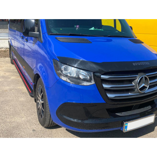 Бокові пороги Maya Red (2 шт., алюміній) Середня база для Mercedes Sprinter W907/W910 2018-2024 рр