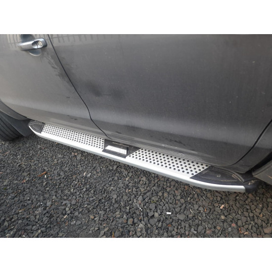 Бокові пороги Mevsim Grey (2 шт., Алюміній) для Volkswagen Amarok 2010-2022 рр Бокові пороги Mevsim Grey (2 шт., Алюміній) для Volkswagen Amarok 2010-2022 рр