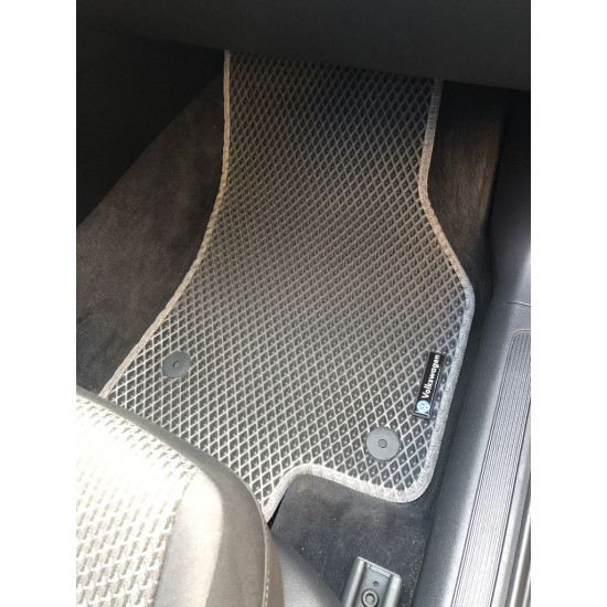 Килимки EVA (чорні) для Volkswagen Passat B8 2015-2024 рр Килимки EVA (чорні) для Volkswagen Passat B8 2015-2024 рр