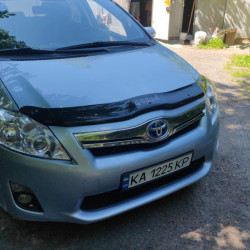 Дефлектор капота 2009-2012 (VIP) для Toyota Auris рр