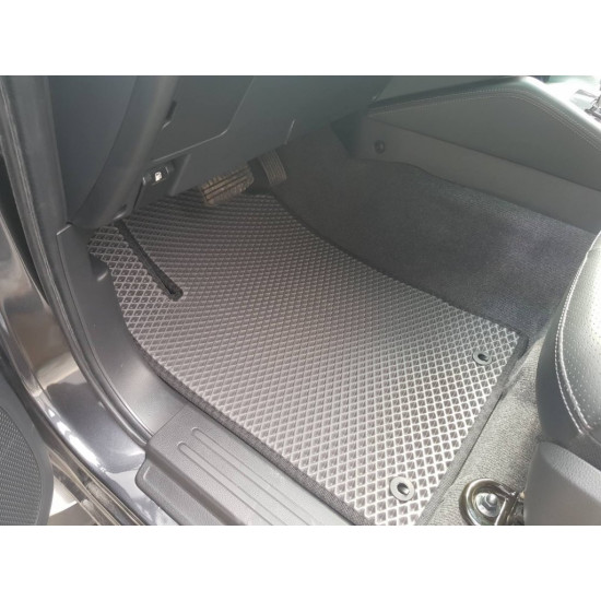 Килимки EVA (чорні) для Mitsubishi Pajero Sport 2015-2024 рр Килимки EVA (чорні) для Mitsubishi Pajero Sport 2015-2024 рр