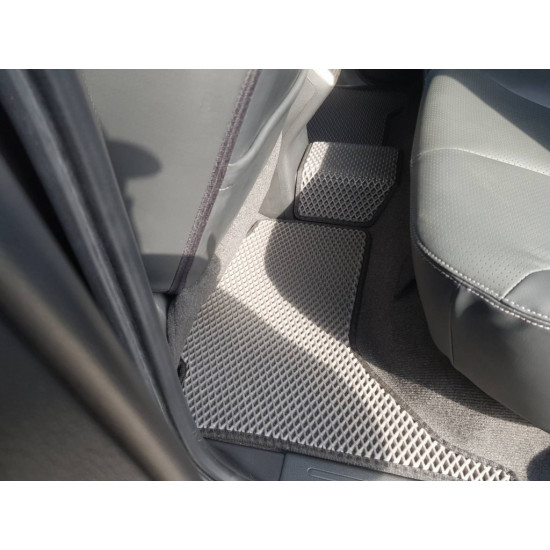 Килимки EVA (чорні) для Mitsubishi Pajero Sport 2015-2024 рр Килимки EVA (чорні) для Mitsubishi Pajero Sport 2015-2024 рр