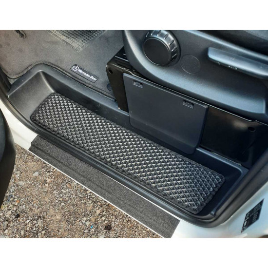 Килимки на пороги (3 шт, EVA, чорні) для Mercedes Vito / V-class W447 2014-2024 рр Килимки на пороги (3 шт, EVA, чорні) для Mercedes Vito / V-class W447 2014-2024 рр