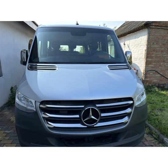 Накладки на повітрозабірник OmsaLine (2 шт., нерж) для Mercedes Sprinter W907/W910 2018-2024 рр Накладки на повітрозабірник OmsaLine (2 шт., нерж) для Mercedes Sprinter W907/W910 2018-2024 рр