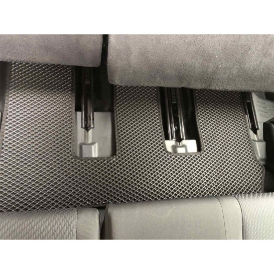 Килимки EVA (3 ряди, чорні) для Toyota Highlander 2013-2019 рр Килимки EVA (3 ряди, чорні) для Toyota Highlander 2013-2019 рр