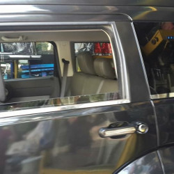 Молдинг скла (нерж) для Dodge Nitro 2007-2024 рр
