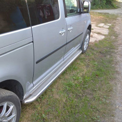 Бокові пороги Premium (2 шт., нерж) Maxi база, d42 для Volkswagen Caddy 2004-2010 рр