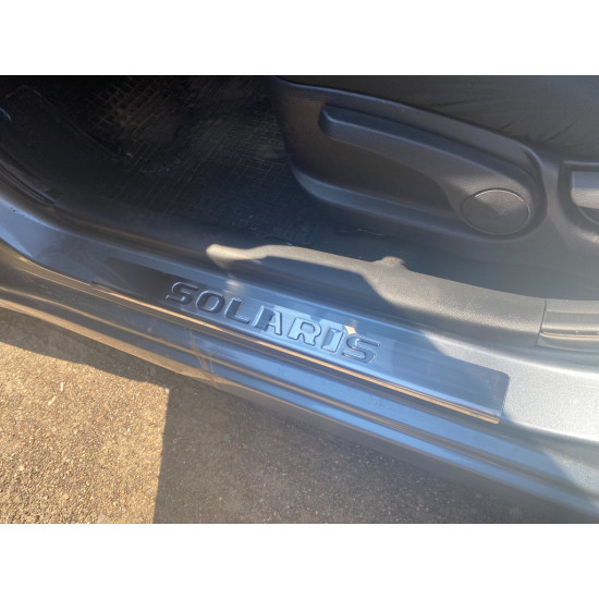 Накладки на пороги Carmos Solaris V4 (4 шт, нерж) для Hyundai Accent Solaris 2011-2017 рр Накладки на пороги Carmos Solaris V4 (4 шт, нерж) для Hyundai Accent Solaris 2011-2017 рр