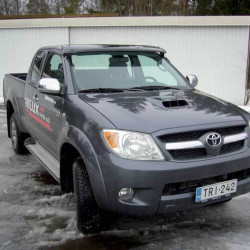 Козирок лобового скла (на кронштейнах) для Toyota Hilux 2006-2015 рр