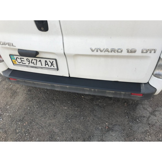 Накладка на задній бампер DDU (ABS) для Opel Vivaro 2001-2015 рр